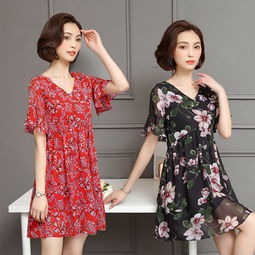 三伏天告别闷热打底裤，微胖妈妈这样穿雪纺衫，清凉显嫩又有气质